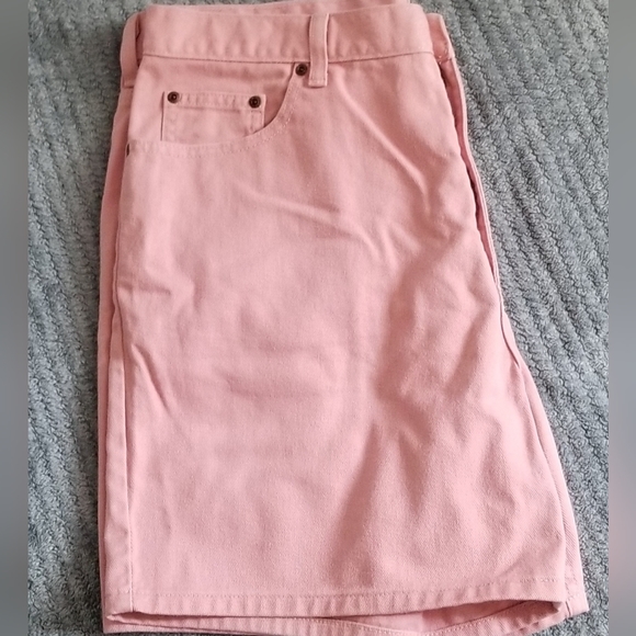 Pre-loved.     LL BEAN  pale pink denim shorts.        Size 18R womens - Picture 2 of 4